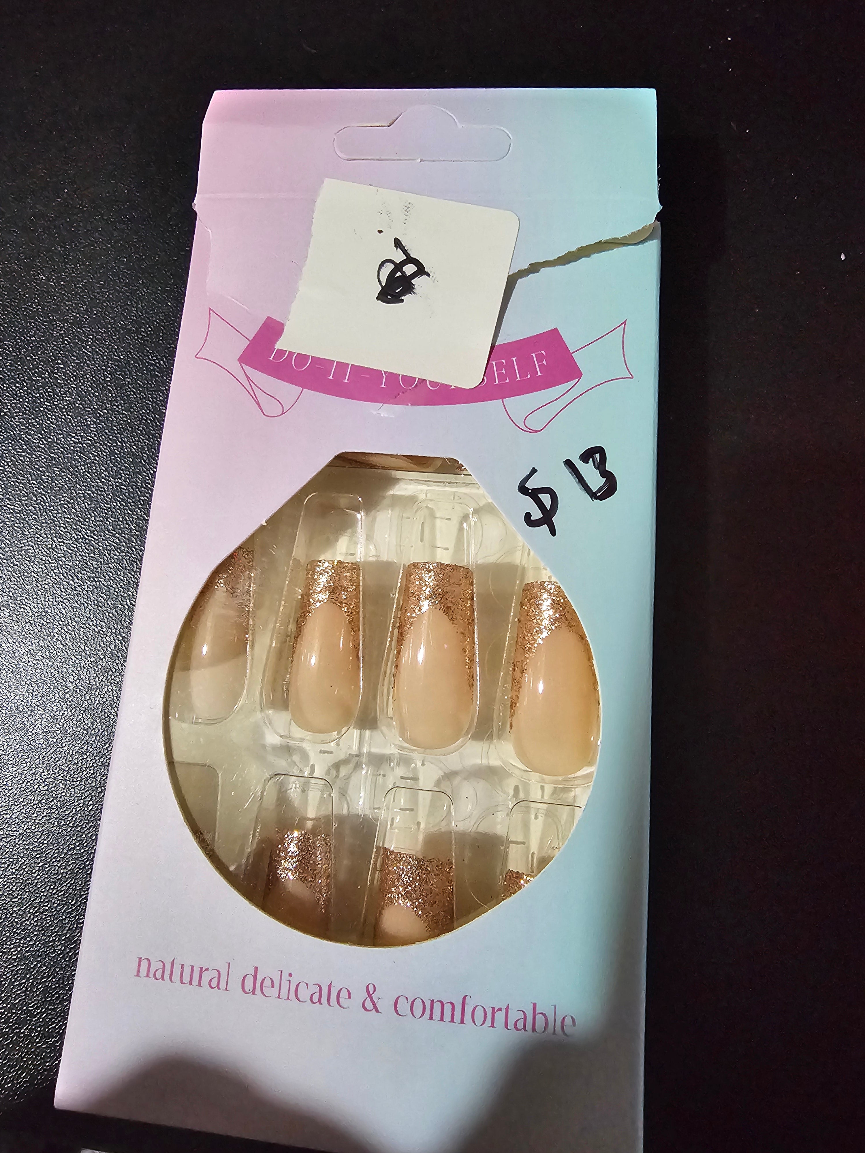 Gold tip nails press on