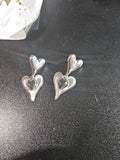 Black cat eye heart earrings