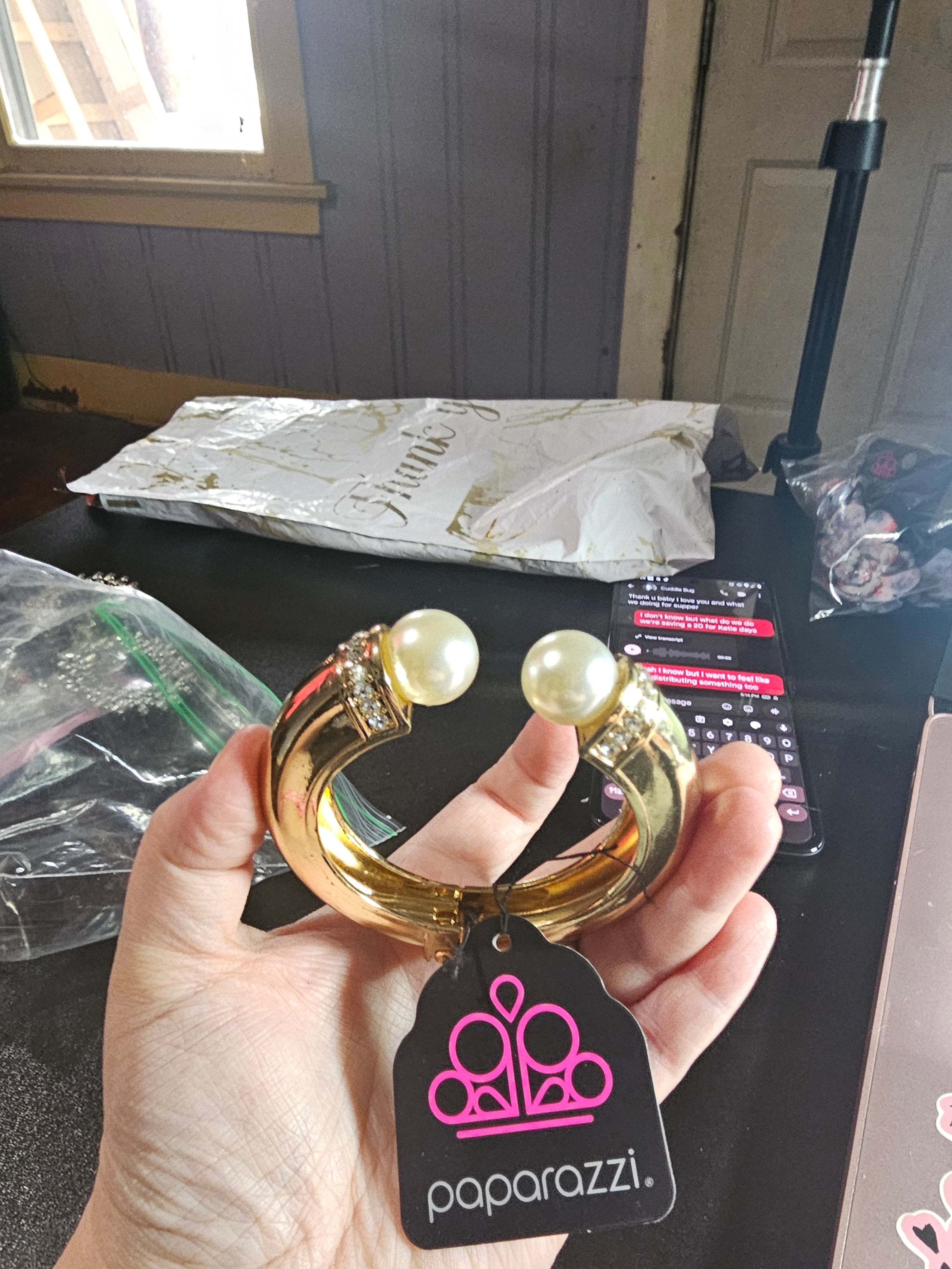 Bengal gold bracelet with white rhymestones and pearl